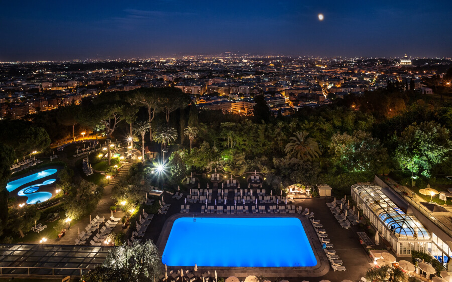 Blick auf Rom vom Hotel Rome Cavalieri Waldorf Astoria